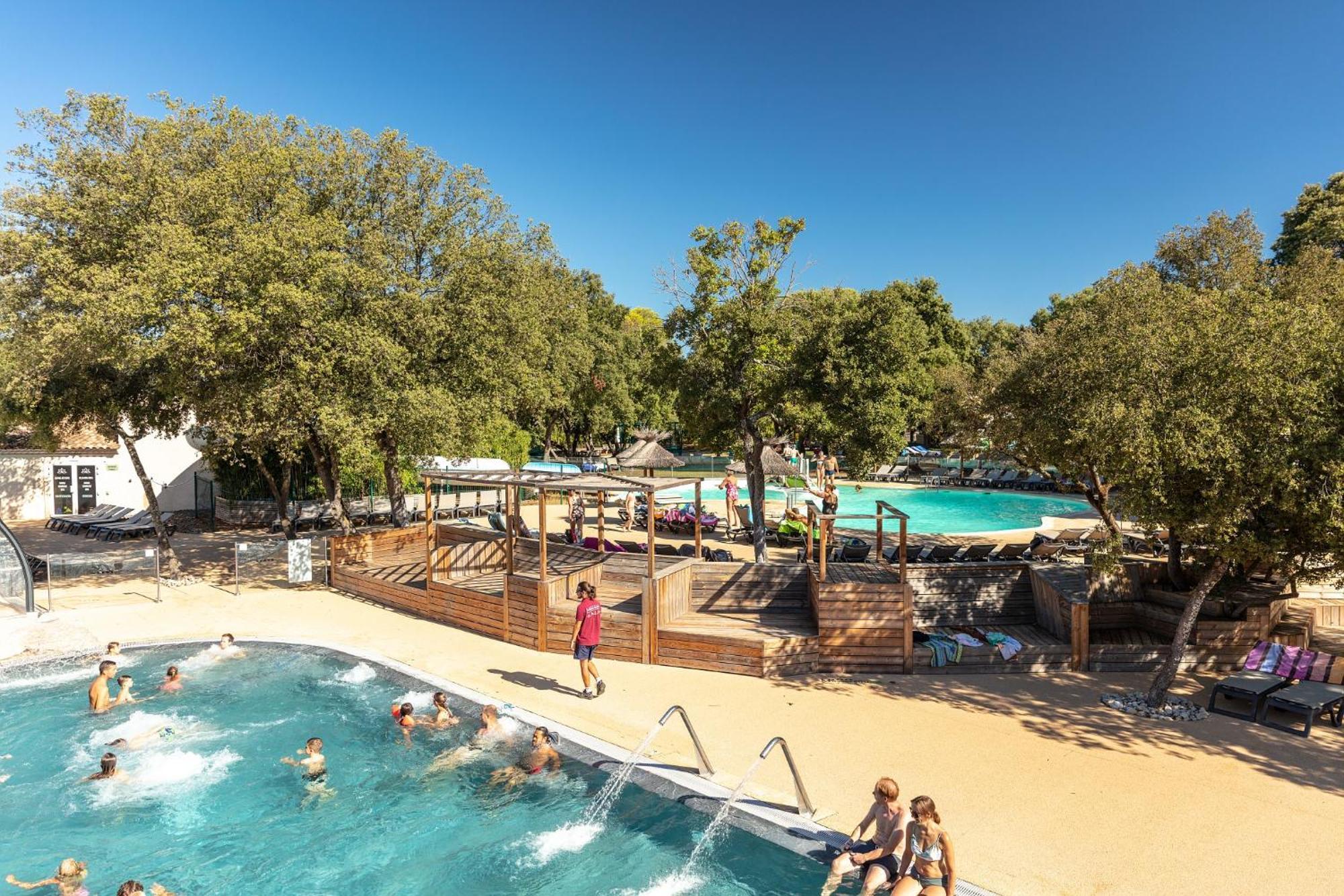 Camping Les Pres Du Roi Sommieres Ngoại thất bức ảnh